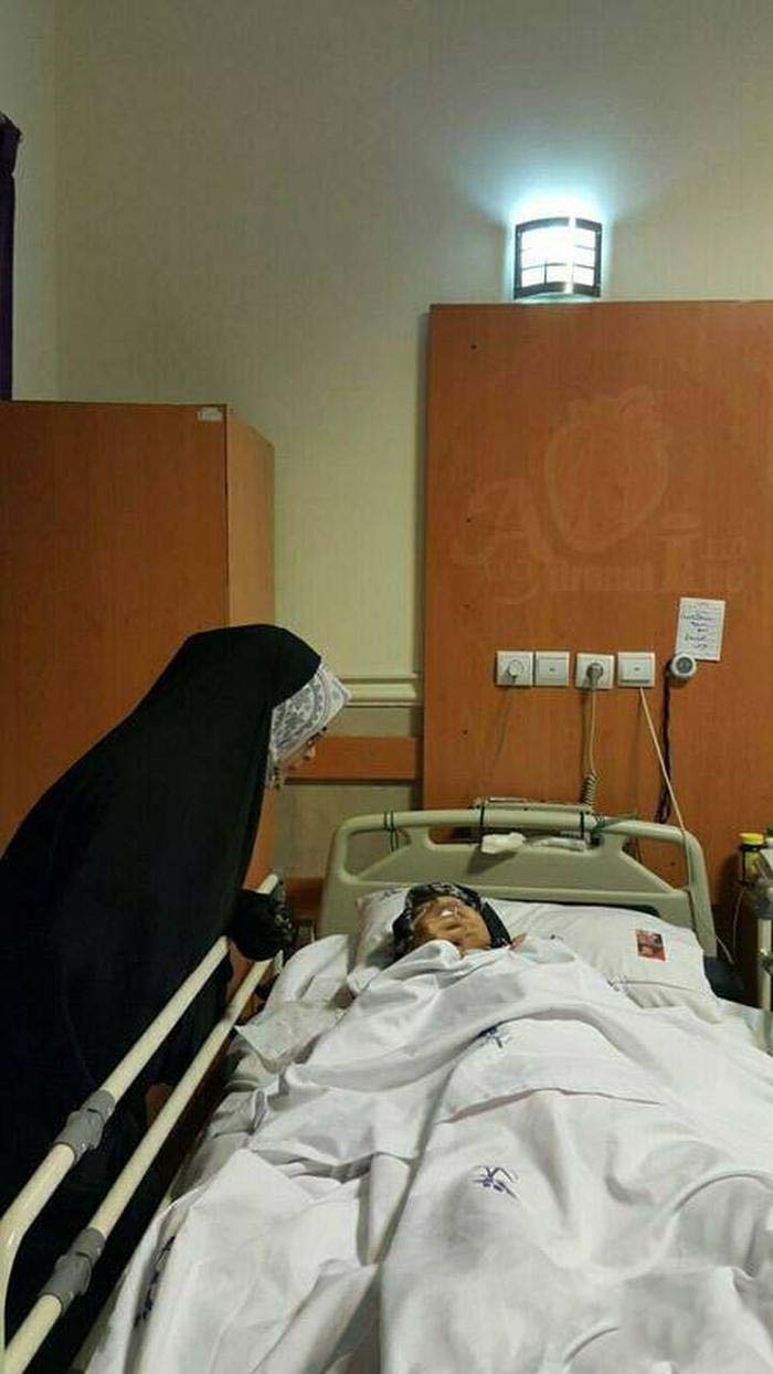 مادر-حاج-احمد-در-روی-تخت-بیمارستان-۲